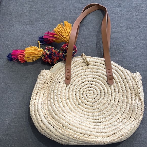 Colorful Pom Pom Beach straw bag - Picture 5 of 7